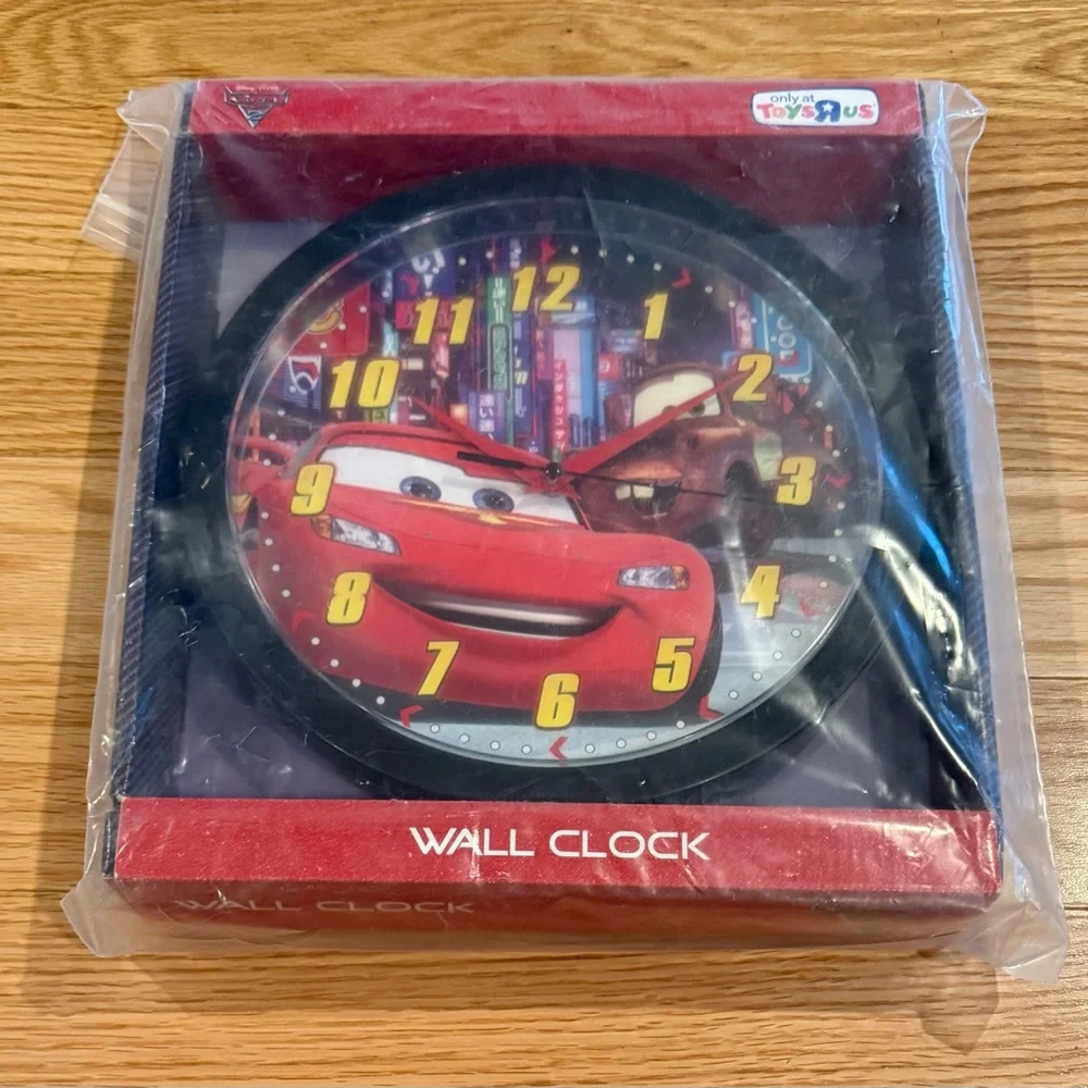 Disney Pixar Cars 10'' wall clock featuring Lightning McQueen by Toys